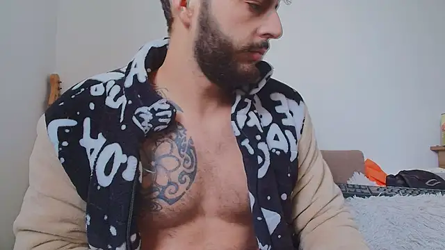 Snapshot of thomas_gun chatting on February 20, 3:23 pm thomas gun online show from February 20, 3:23 pm