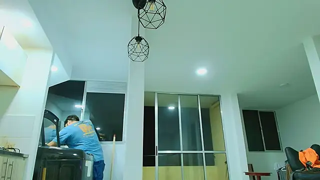 Snapshot of thomas_gun chatting on February 28, 4:24 am thomas gun online show from February 28, 4:24 am