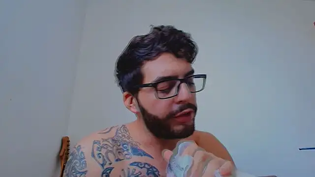 Snapshot of thomas_gun chatting on February 28, 4:30 pm thomas gun online show from February 28, 4:30 pm