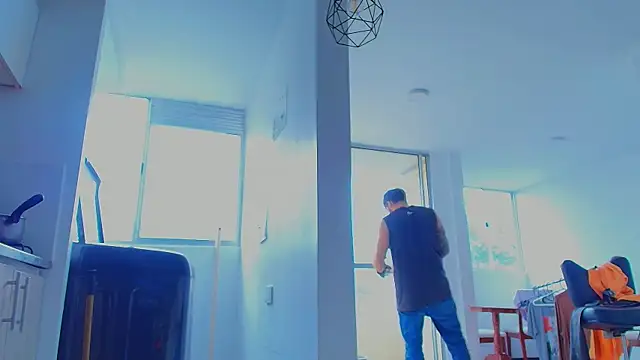 Snapshot of thomas_gun chatting on March 1, 8:22 pm thomas gun online show from March 1, 8:22 pm