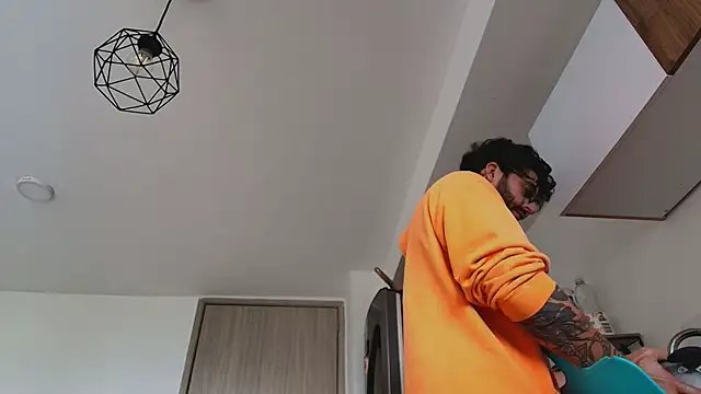 thomas gun online show from March 24, 8:14 pm