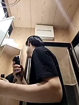 Snapshot of whitebriefboy chatting on April 21, 2:51 am whitebriefboy online show from April 21, 2:51 am