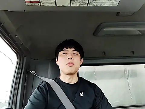 Snapshot of whitebriefboy chatting on July 3, 9:21 pm whitebriefboy online show from July 3, 9:21 pm