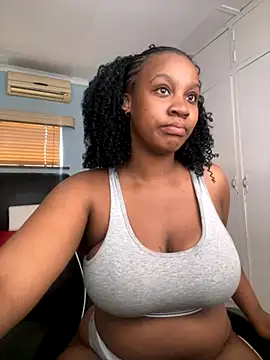 Snapshot of Candy_Love_18 chatting on September 25, 6:39 am Candy Love 18 online show from September 25, 6:39 am