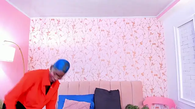 amber-hill online show from February 28, 7:04 pm