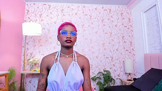 amber-hill online show from April 16, 7:14 pm