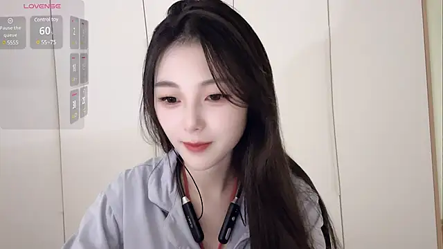 Snapshot of Sweet-Angel999 chatting on December 30, 6:27 pm Sweet-Angel999 online show from December 30, 6:27 pm