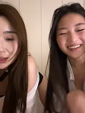 Snapshot of Sweet-Angel999 chatting on February 7, 6:02 pm Sweet-Angel999 online show from February 7, 6:02 pm