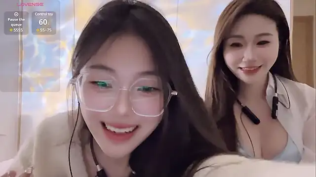 Snapshot of Sweet-Angel999 chatting on February 18, 5:10 pm Sweet-Angel999 online show from February 18, 5:10 pm