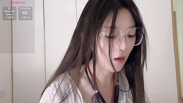 Snapshot of Sweet-Angel999 chatting on March 3, 6:55 pm Sweet-Angel999 online show from March 3, 6:55 pm