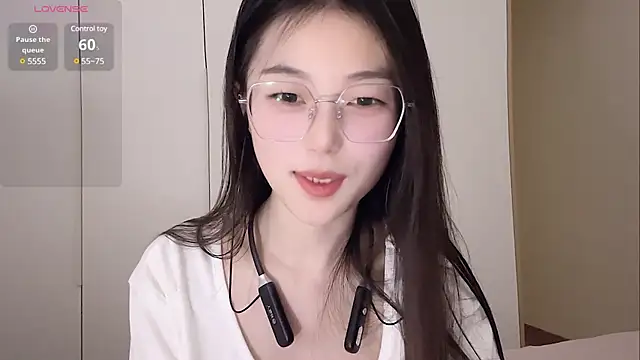 Snapshot of Sweet-Angel999 chatting on March 18, 5:31 pm Sweet-Angel999 online show from March 18, 5:31 pm