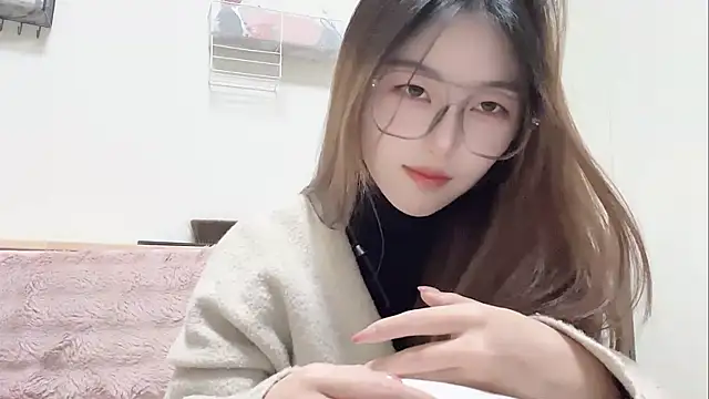 Snapshot of Sweet-Angel999 chatting on February 13, 12:56 pm Sweet-Angel999 online show from February 13, 12:56 pm