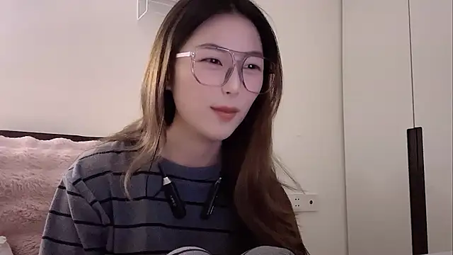 Snapshot of Sweet-Angel999 chatting on February 18, 2:02 pm Sweet-Angel999 online show from February 18, 2:02 pm