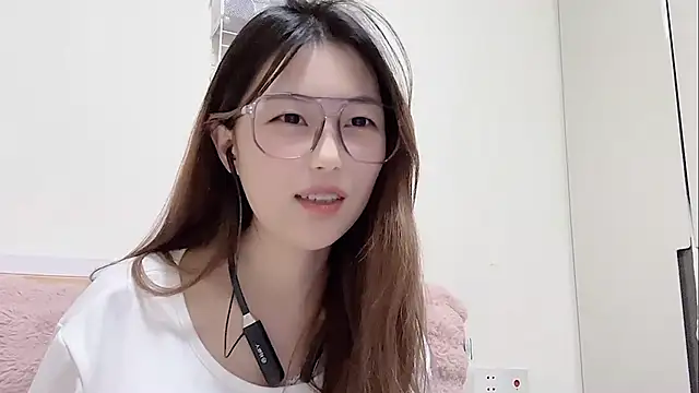 Snapshot of Sweet-Angel999 chatting on February 28, 4:19 pm Sweet-Angel999 online show from February 28, 4:19 pm