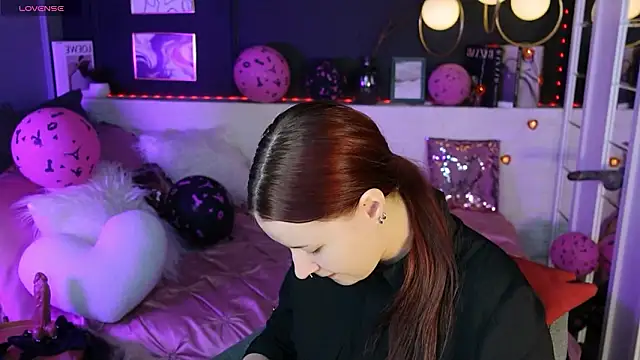 Lily Moonlight online show from February 11, 7:02 am