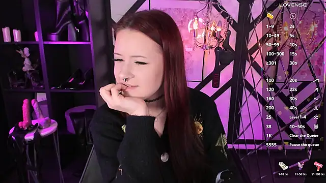 Lily Moonlight online show from March 26, 6:30 am