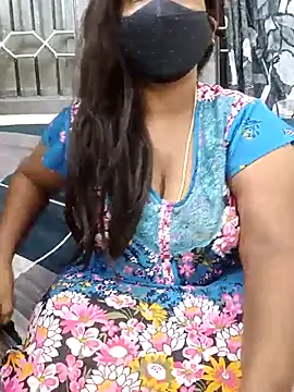 Snapshot of Renuma chatting on February 18, 4:37 pm Renuma online show from February 18, 4:37 pm