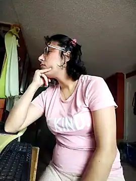 Im Alma  online show from March 11, 1:01 pm