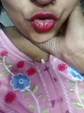 Snapshot of Wifesuman40 chatting on December 20, 9:21 am Wifesuman40 online show from December 20, 9:21 am