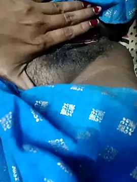 Snapshot of Wifesuman40 chatting on December 21, 11:33 am Wifesuman40 online show from December 21, 11:33 am