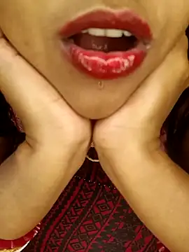 Snapshot of Wifesuman40 chatting on December 28, 10:36 am Wifesuman40 online show from December 28, 10:36 am