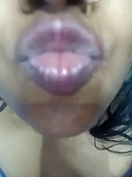 Snapshot of Wifesuman40 chatting on January 21, 1:39 am Wifesuman40 online show from January 21, 1:39 am