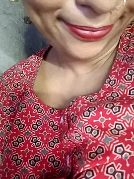 Snapshot of Wifesuman40 chatting on March 6, 5:35 am Wifesuman40 online show from March 6, 5:35 am