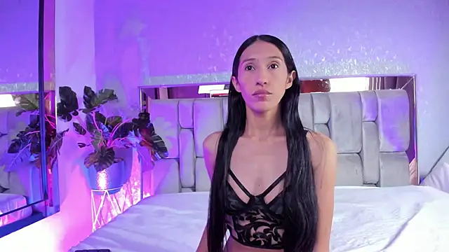Snapshot of RoseTaylor__ chatting on July 3, 12:17 am RoseTaylor online show from July 3, 12:17 am