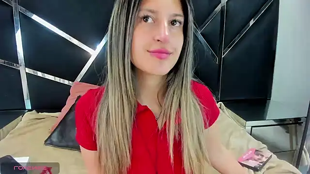 GiaRoussel online show from October 28, 3:25 pm