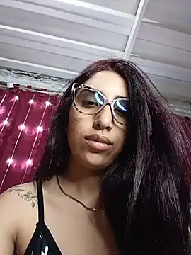 ifeelverywet andhot online show from July 14, 4:45 pm