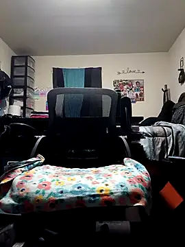 Snapshot of spook90 chatting on November 8, 12:11 am spook90 online show from November 8, 12:11 am