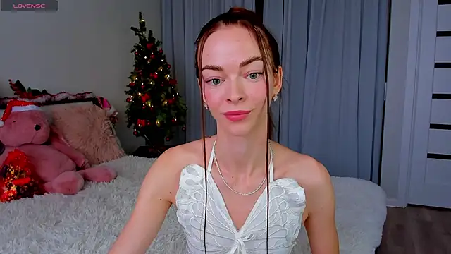 Undertheskin online show from December 28, 4:20 pm