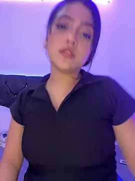 Snapshot of alisson_carolina73 chatting on December 8, 10:25 pm alisson carolina73 online show from December 8, 10:25 pm