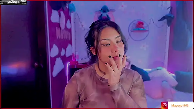 kiki cavilll online show from November 5, 1:22 pm