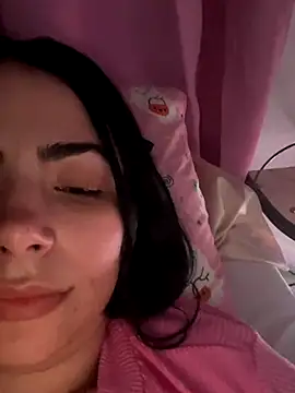 Snapshot of SexyDelaJ chatting on December 1, 7:02 am SexyDelaJ online show from December 1, 7:02 am