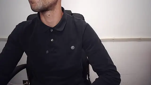 Snapshot of mikealcorleone chatting on October 5, 7:01 pm mikealcorleone online show from October 5, 7:01 pm