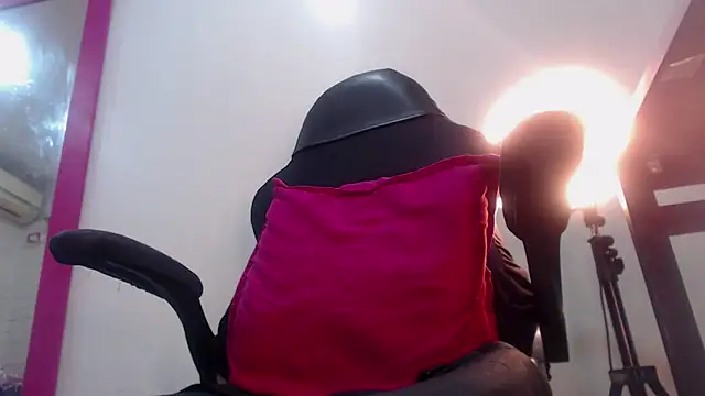 DirtyNaughXX online show from October 10, 3:11 pm