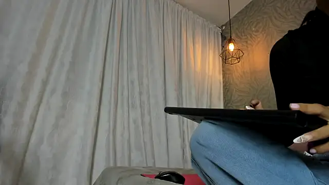 KOURTNEY-- online show from January 17, 2:27 am