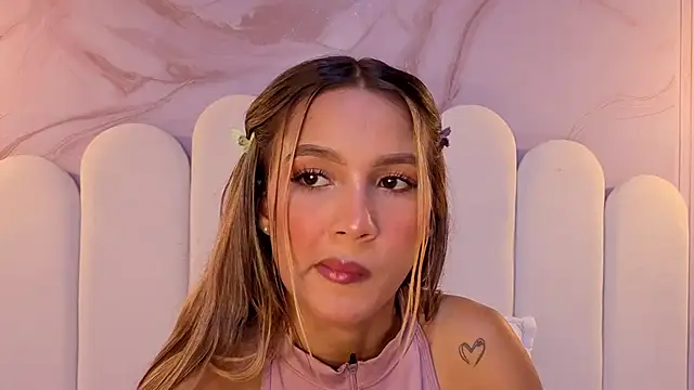 Carohorny4u online show from May 29, 9:13 pm