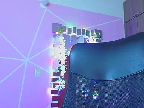  ALLYSON18  online show from April 14, 12:44 pm