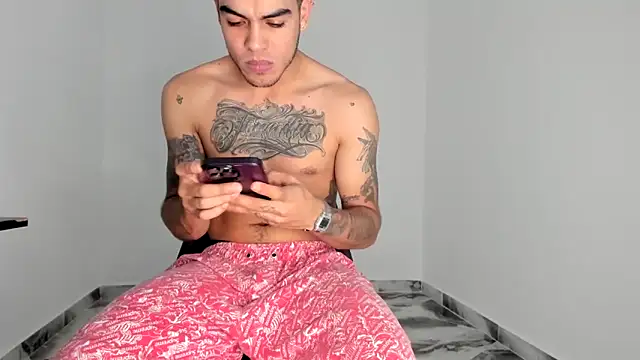 Snapshot of mikee_scooth chatting on January 16, 3:05 pm mikee scooth online show from January 16, 3:05 pm