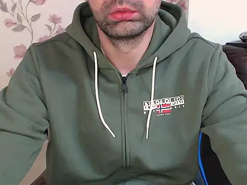 Leo 1617 online show from February 10, 9:30 pm