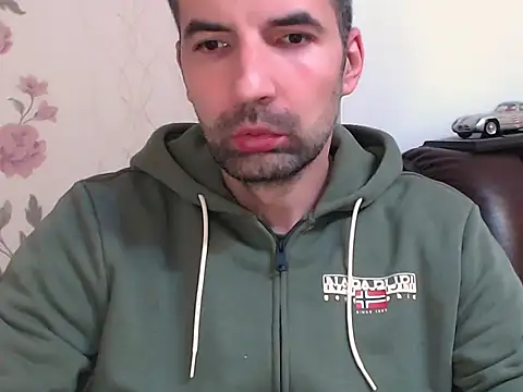 Leo 1617 online show from April 2, 9:01 pm