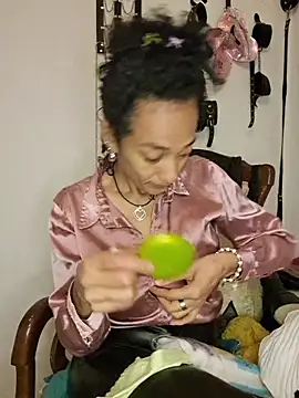 Snapshot of SamaraMartinez chatting on April 23, 2:19 pm SamaraMartinez online show from April 23, 2:19 pm