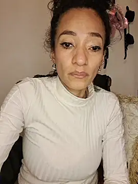 Snapshot of SamaraMartinez chatting on April 25, 8:06 pm SamaraMartinez online show from April 25, 8:06 pm