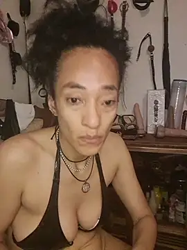Snapshot of SamaraMartinez chatting on May 5, 11:18 am SamaraMartinez online show from May 5, 11:18 am
