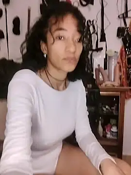 Snapshot of SamaraMartinez chatting on May 10, 11:04 am SamaraMartinez online show from May 10, 11:04 am