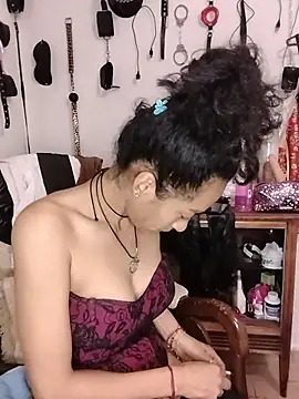 Snapshot of SamaraMartinez chatting on May 11, 11:05 am SamaraMartinez online show from May 11, 11:05 am