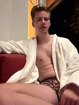 Snapshot of CDLukeLucy420 chatting on September 18, 8:55 pm CDLukeLucy420 online show from September 18, 8:55 pm