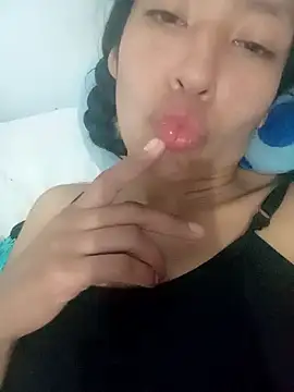 Snapshot of karolinee_66_ chatting on December 3, 4:03 am karolinee 66 online show from December 3, 4:03 am